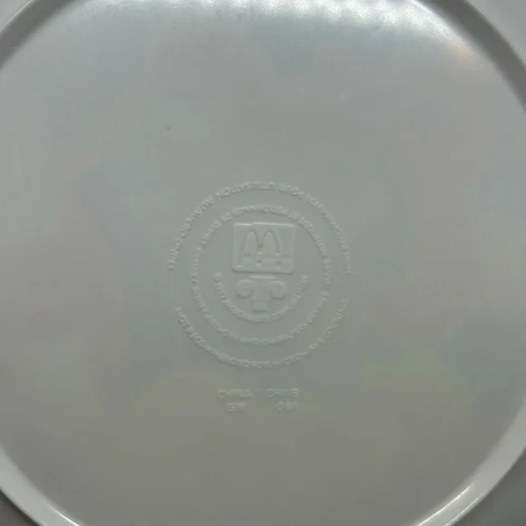 McDonald’s 1997 Disney’s Hercules Collectible Melamine Plate - Picture 3 of 4